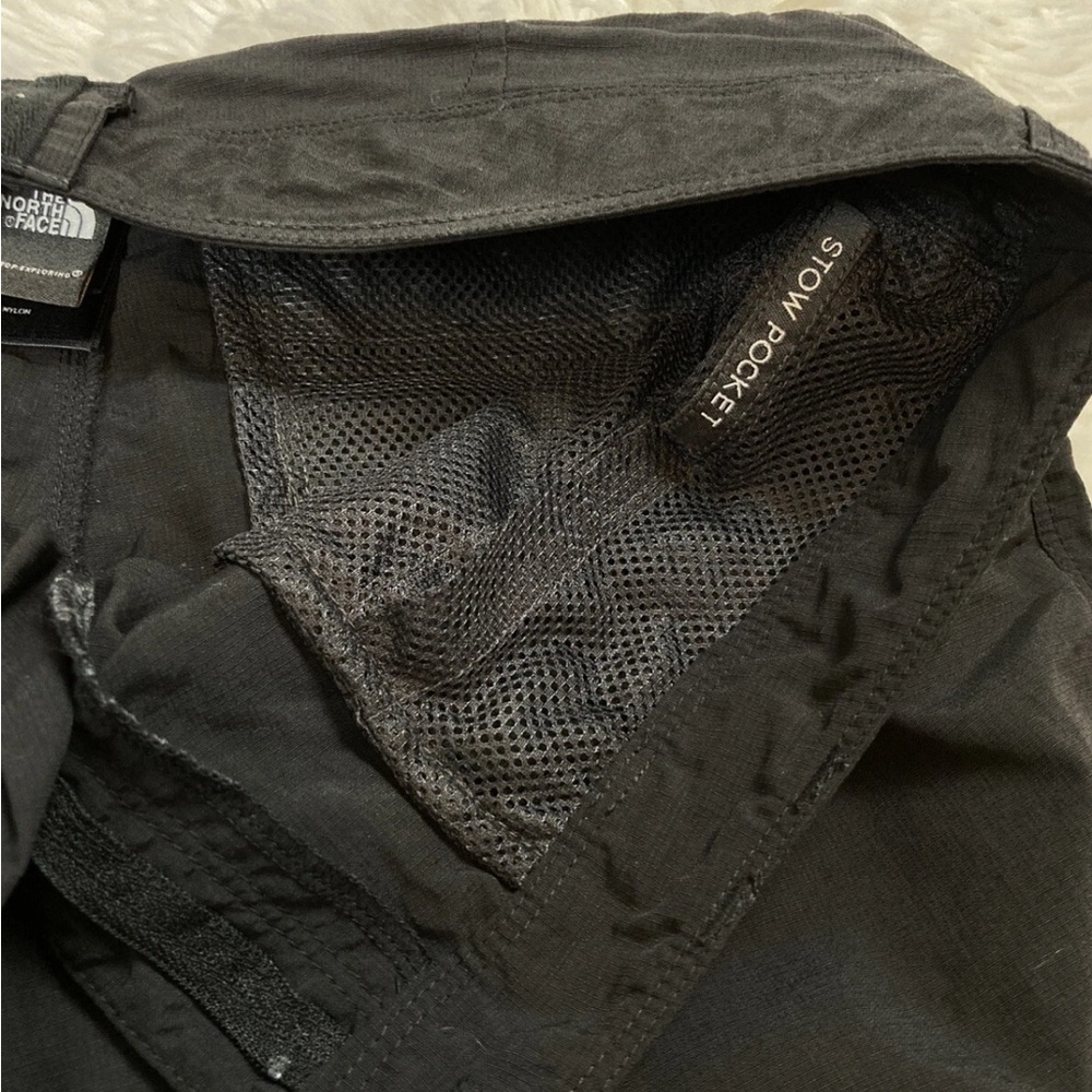 The North Face Women’s Black Hiking size 8 Shorts - Picture 8 of 9
